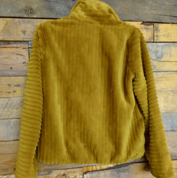 Mystree Fun Faux Fur Zip Coat Jacket NWT - Picture 2 of 4